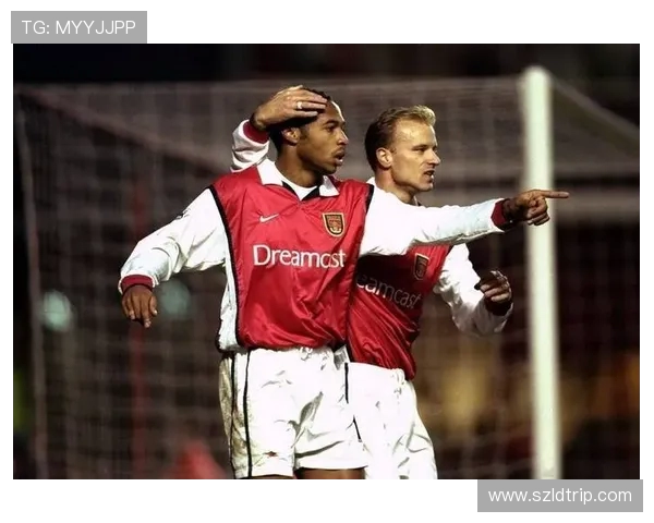 丹尼斯·博格坎普：足坛艺术家与阿森纳传奇的辉煌历程